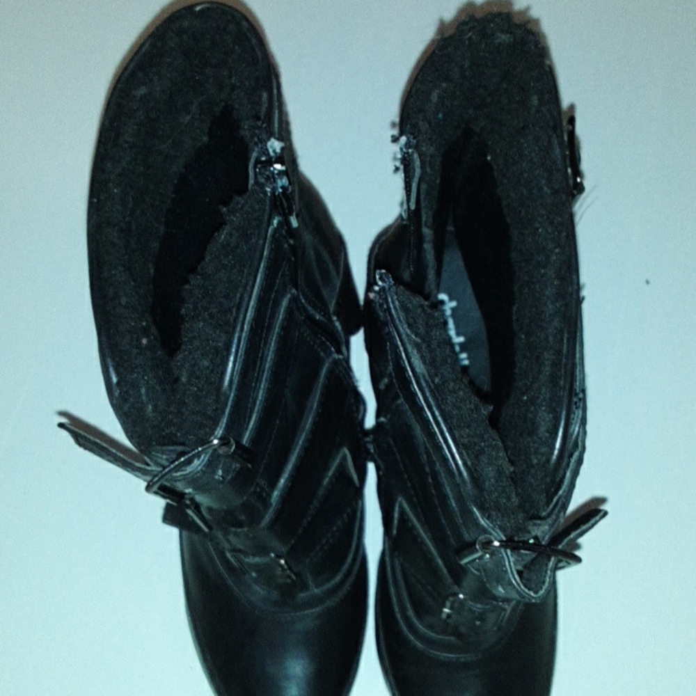 Heels - Picture 3 of 4